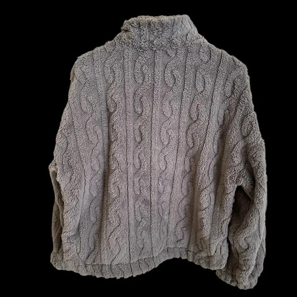 NWT Boutique New In Large Gray Cable Pattern Soft Fleece Fur Jacket Shacket New - Picture 4 of 6